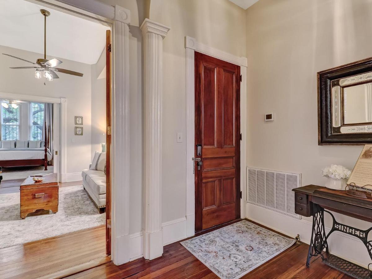 Parlor On Lafayette Villa Savannah Exterior photo