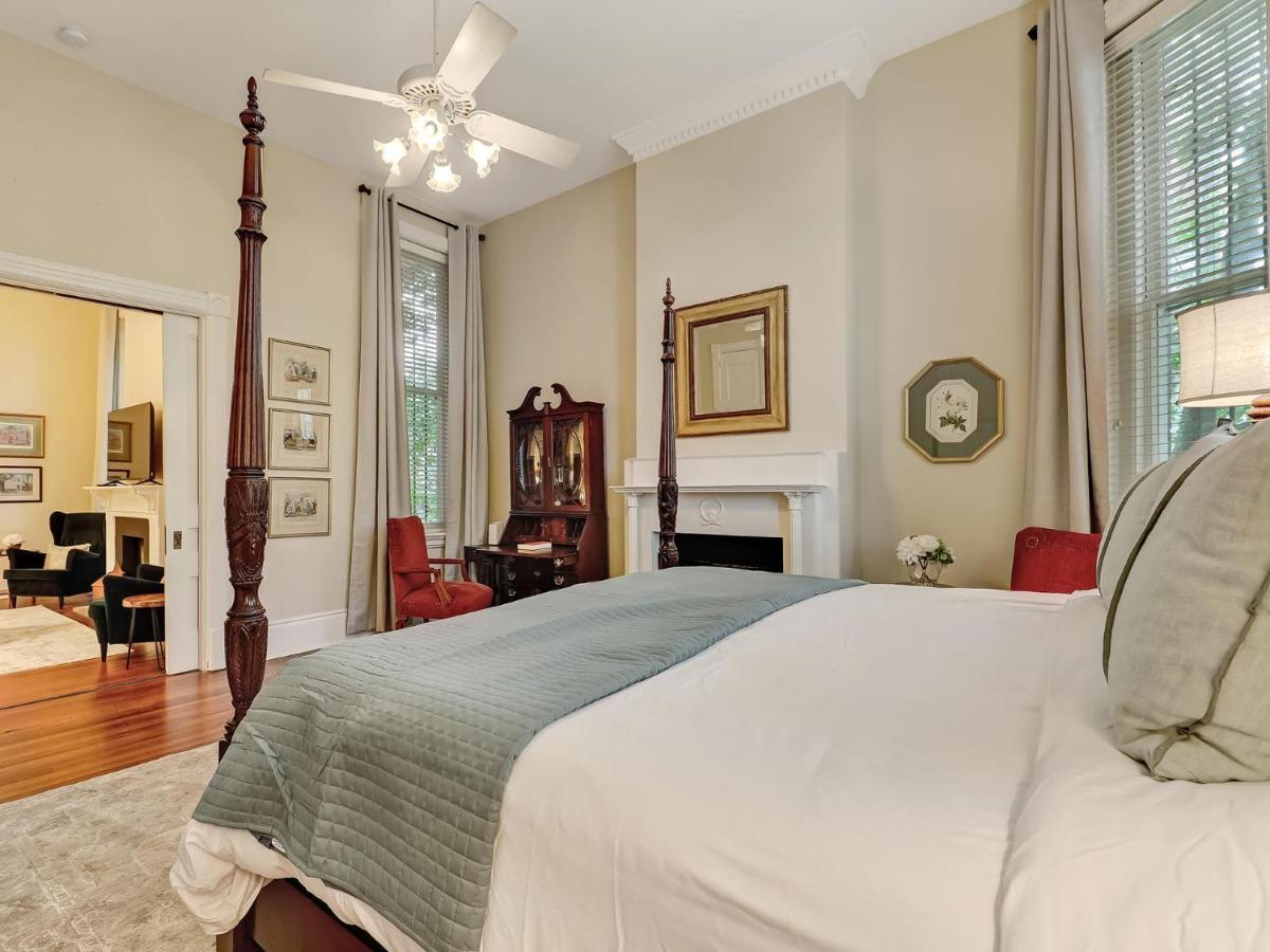 Parlor On Lafayette Villa Savannah Exterior photo